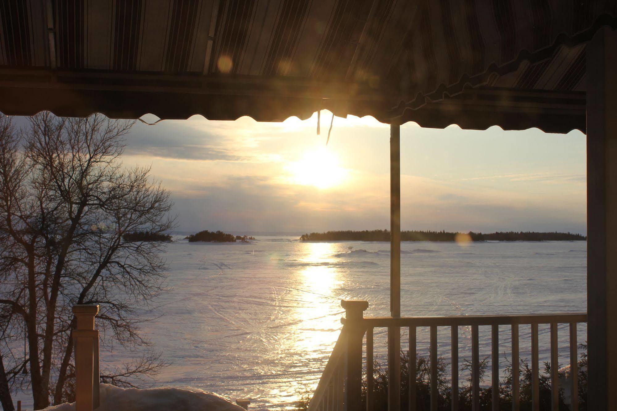 Auberge Des Îles Saint-Gédéon Exterior foto